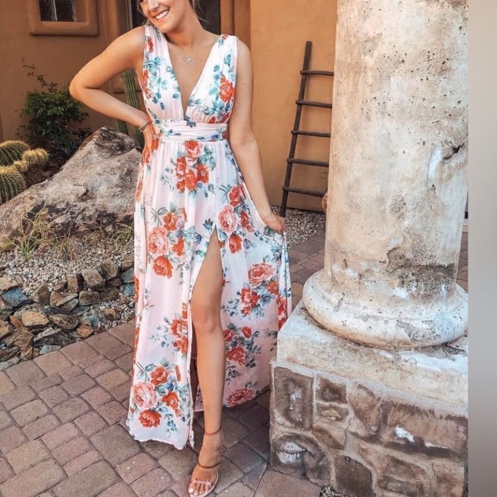 Lulu’s Garden Meandering Maxi Dress Blush Floral NEW WITH TAGS Small